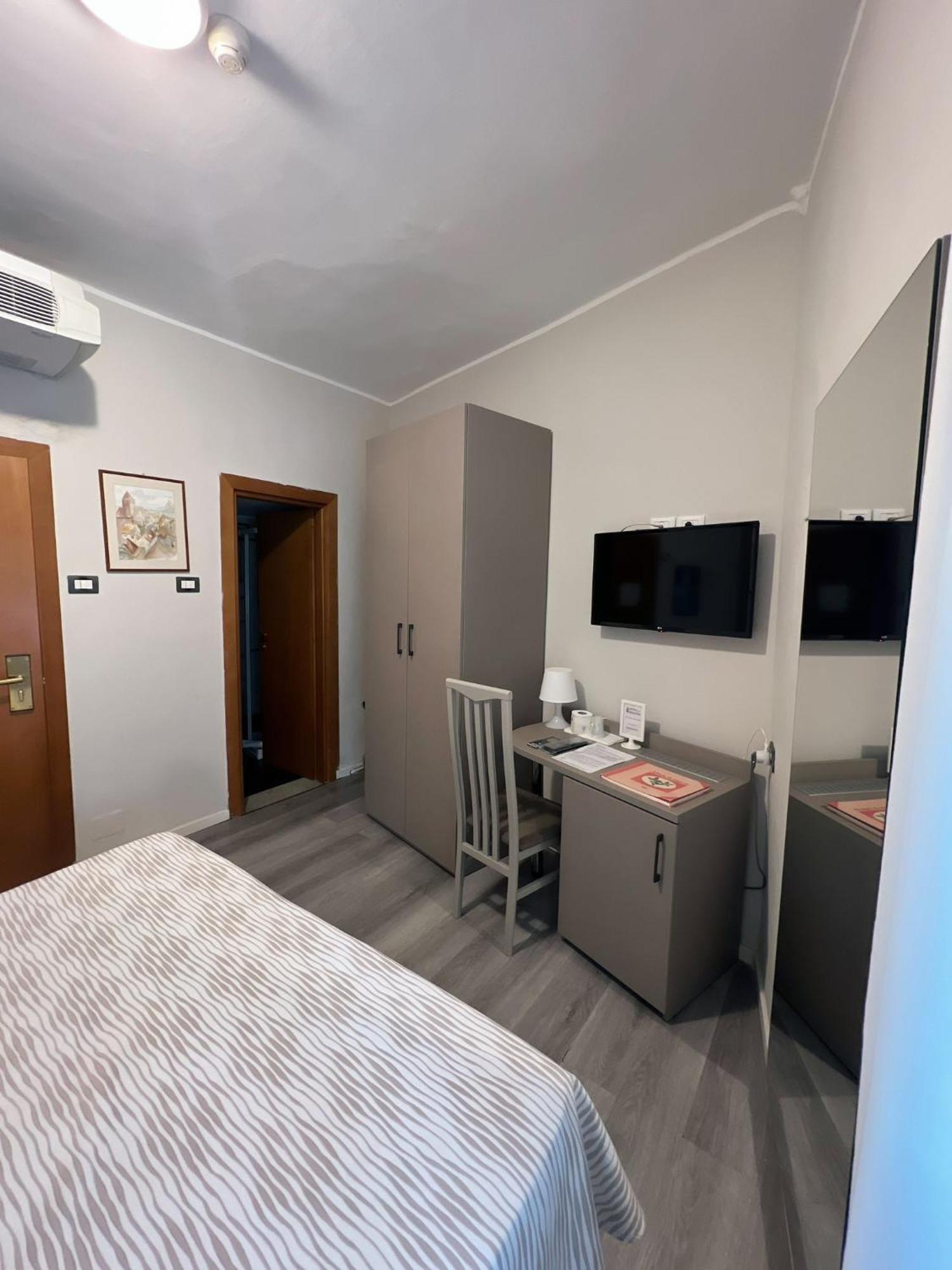Hotel Helvetia Genova Esterno foto